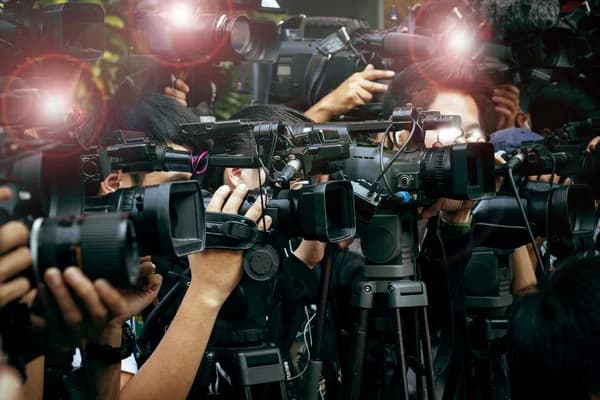 Noua lege privind mass-media, votată în lectura a doua de Parlament
