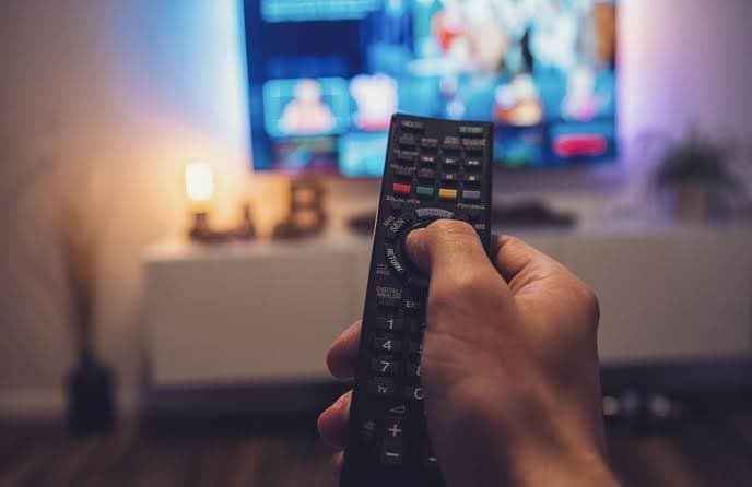 Parlamentul va obliga posturile TV să difuzeze cel puțin 50% din programe în limba română