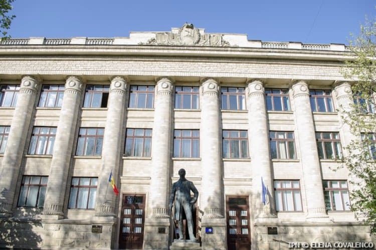 Expoziție dedicată celor 35 de ani de Independență, la Biblioteca Națională