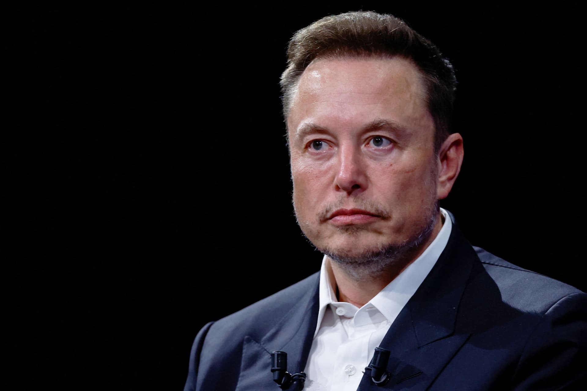 Volodimir Zelenski îl decorează pe Elon Musk pentru „meritele sale excepționale în apărarea vieții oamenilor și a libertății”