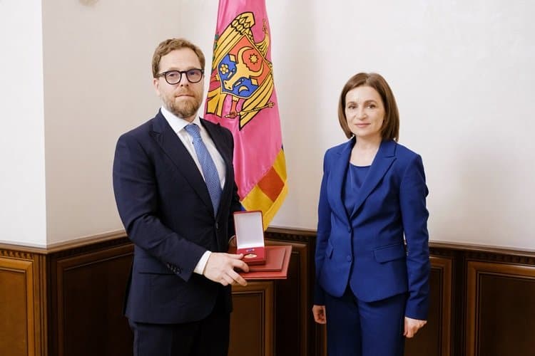 Ambasadorul Lituaniei, decorat la final de mandat cu „Ordinul de Onoare”
