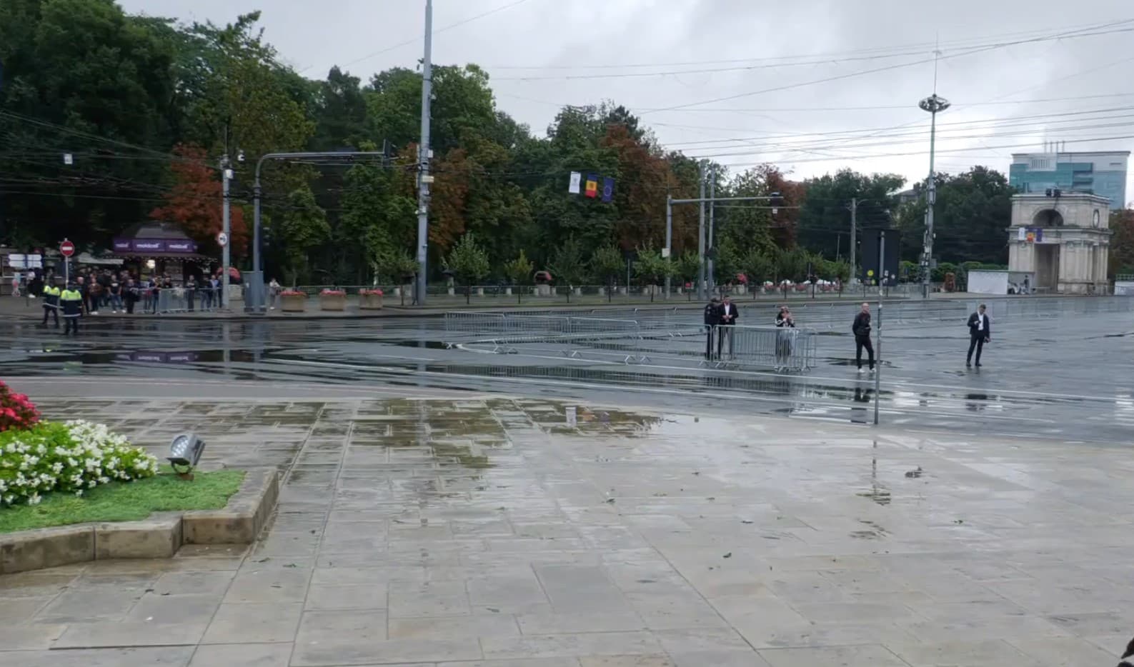 (LIVE) Ziua Independenței // Maia Sandu, Igor Grosu și Vasile Tofan depun flori monumentul lui Ștefan cel Mare și Sfânt