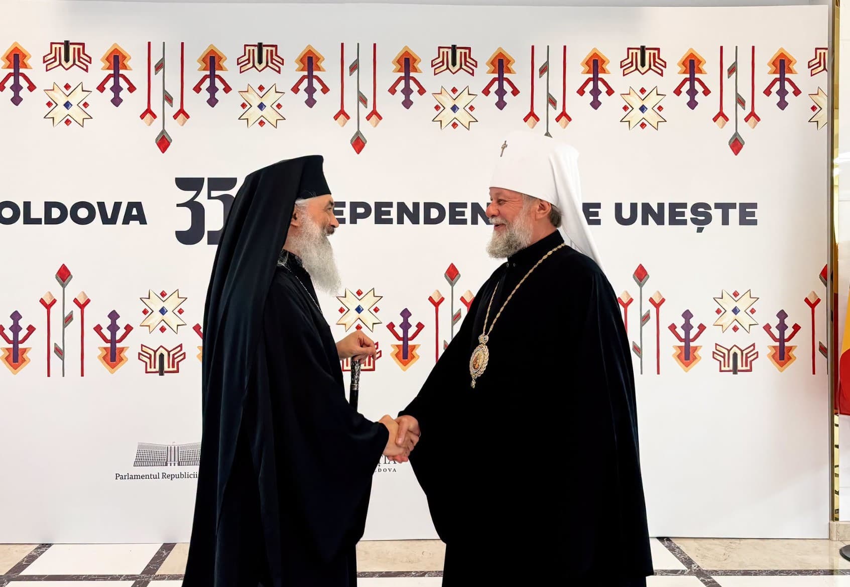 Mitropoliții Antonie și Vladimir, deschiși dialogului. Cele două Mitropolii ortodoxe din R. Moldova ar putea începe o comunicare directă