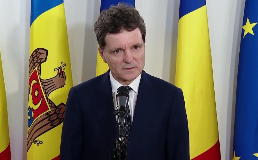 Nicuşor Dan, despre nava care a luat foc în zona economică exclusivă a României din Marea Neagră: „A fost lovită și pare că s-a scufundat”