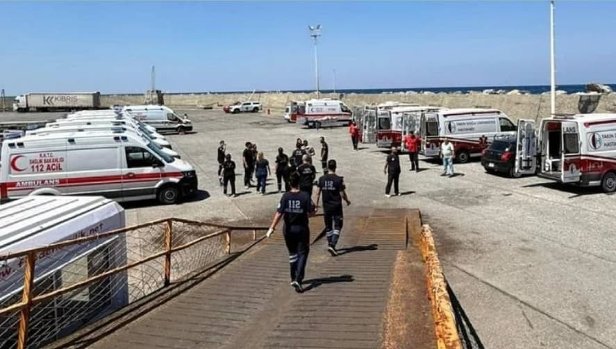 Un feribot cu circa 270 de persoane la bord a naufragiat în largul coastei din partea de nord a Ciprului