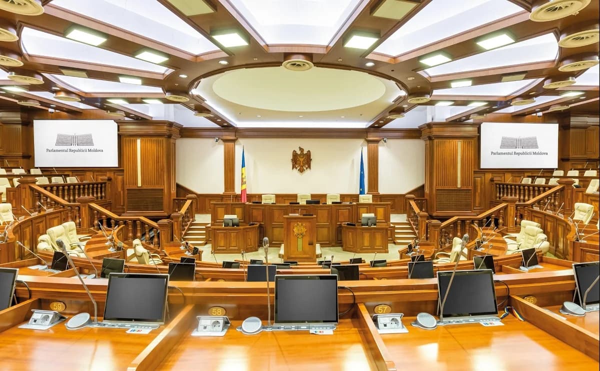Parlamentul începe sesiunea toamnă-iarnă 2026. Mai multe proiecte cu sigla UE, pe agenda primelor ședințe plenare