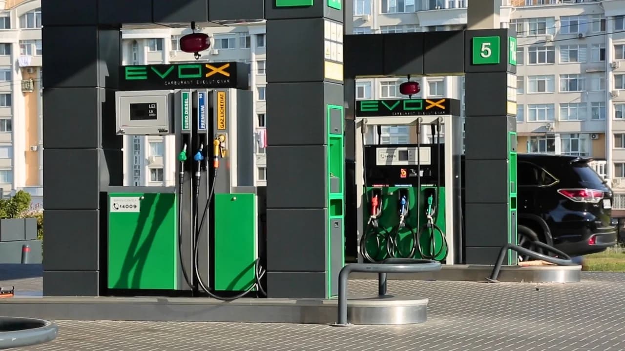 Ministru: Situația aprovizionării cu carburanți s-a îmbunătățit