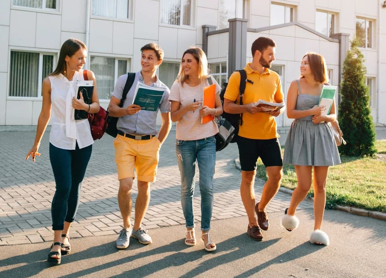 S-au majorat bursele studenților de la licență