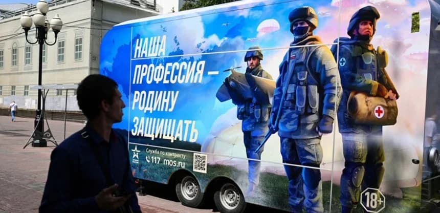 Amnesty International denunţă într-un raport recrutarea de străini de către Rusia drept ”trafic de persoane”