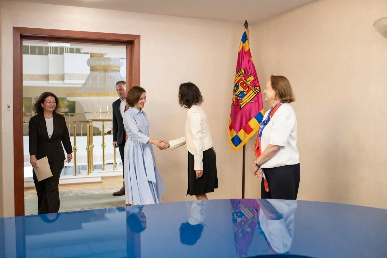 Comisarul european Hadja Lahbib, întrevedere cu Maia Sandu. Aderarea la UE și protecția grupurilor vulnerabile, pe agendă