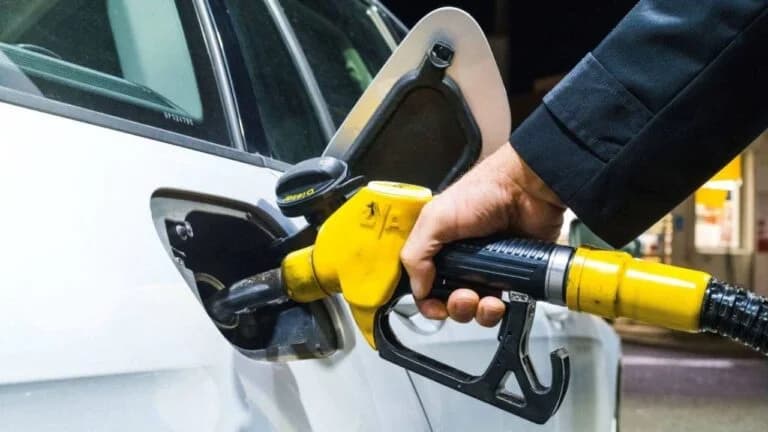 Motorina se apropie de pragul de 35 de lei. Cât vor costa carburanții pe 15 septembrie