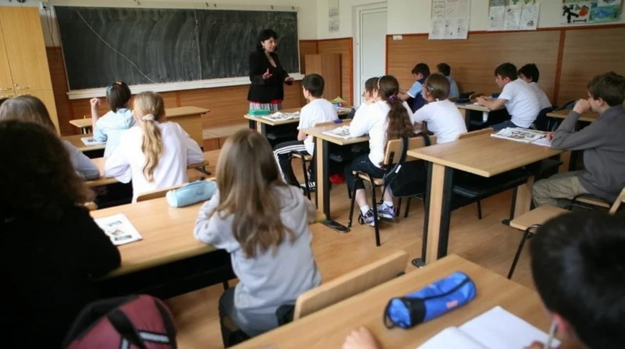 Aproape 31 800 de elevi, înscriși în grupele cu program prelungit în școlile din Chișinău