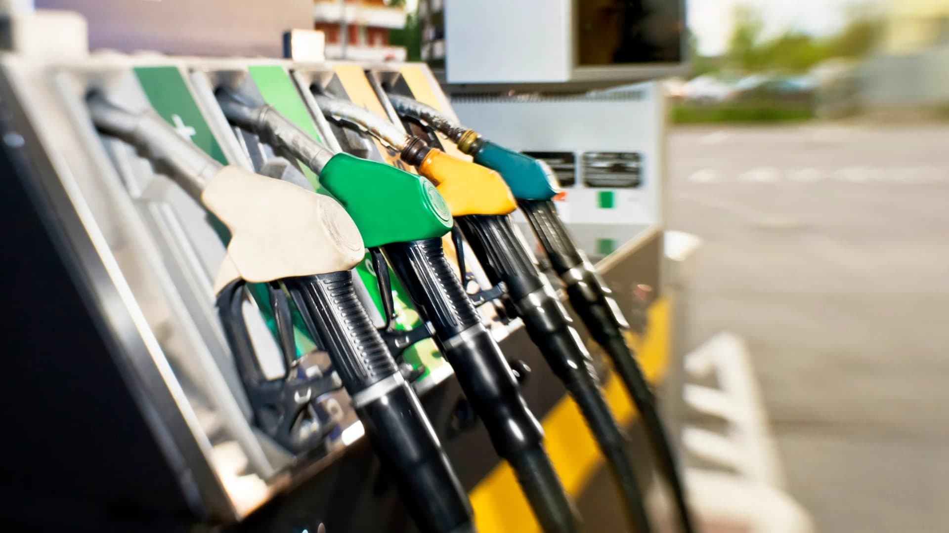 Scumpirea carburanților continuă: motorina ajunge la 35,53 lei litrul