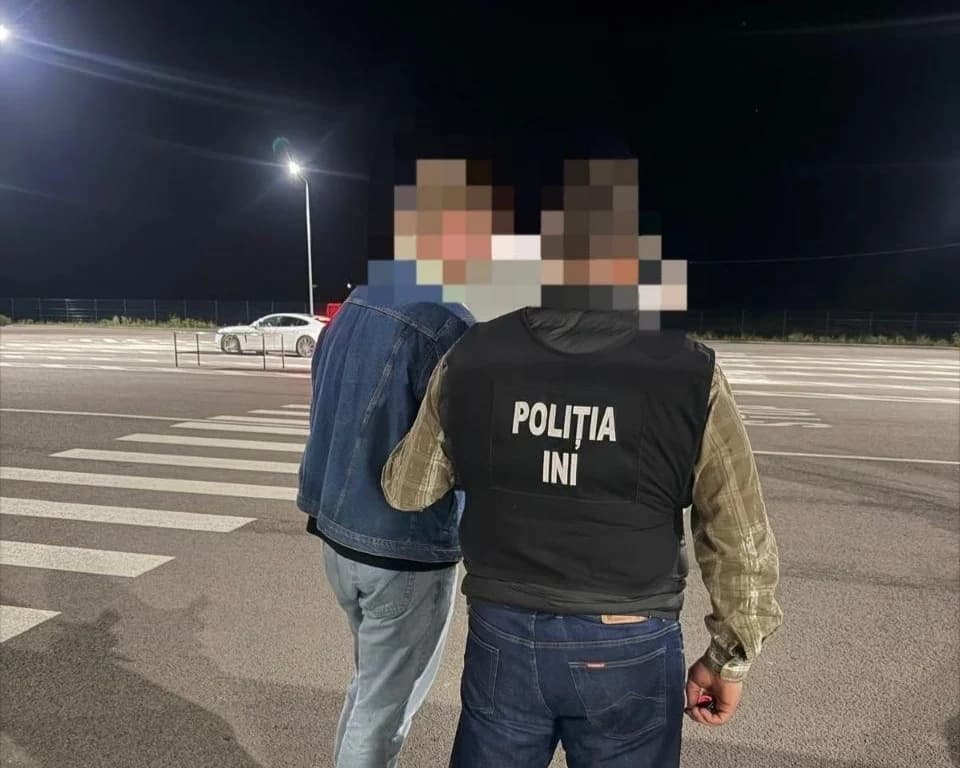 Casă de 2,7 milioane de lei, obținută prin înșelăciune și revândută. Suspectul, prins în timp ce încerca să fugă din R. Moldova