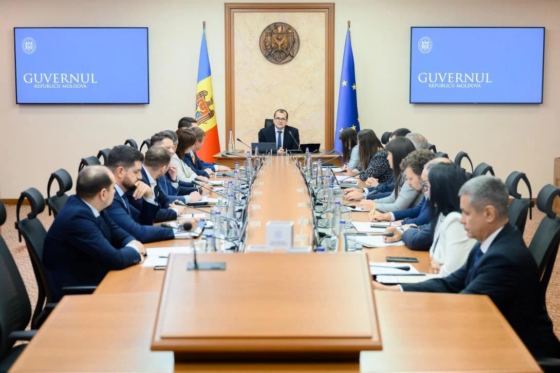 Guvernul a aprobat instituirea stării de urgență energetică și hidrologică pentru 60 de zile. Tofan: Compensațiile vor trebui majorate