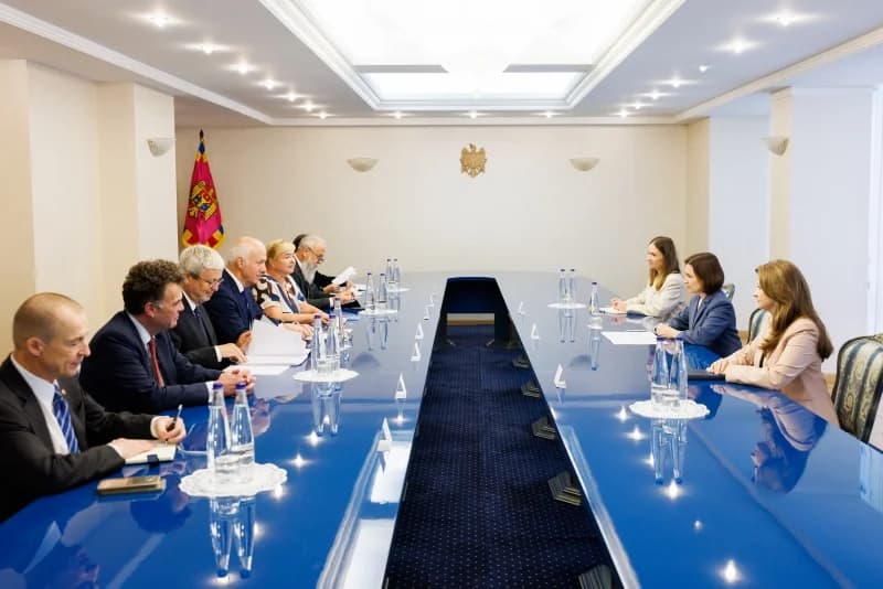 Cooperarea în domeniul securității și aderarea R. Moldova la UE, discutate de Maia Sandu cu o delegație a Senatului Cehiei