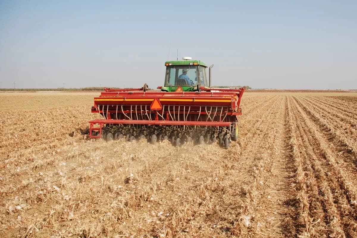 Ministru: Agricultura ecologică poate contribui la dezvoltarea economică a Republicii Moldova