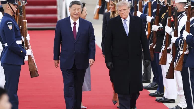 Xi Jinping a fost întâmpinat personal, la scara avionului, de Donald Trump, la sosirea la Washington. Mesajul liderului chinez