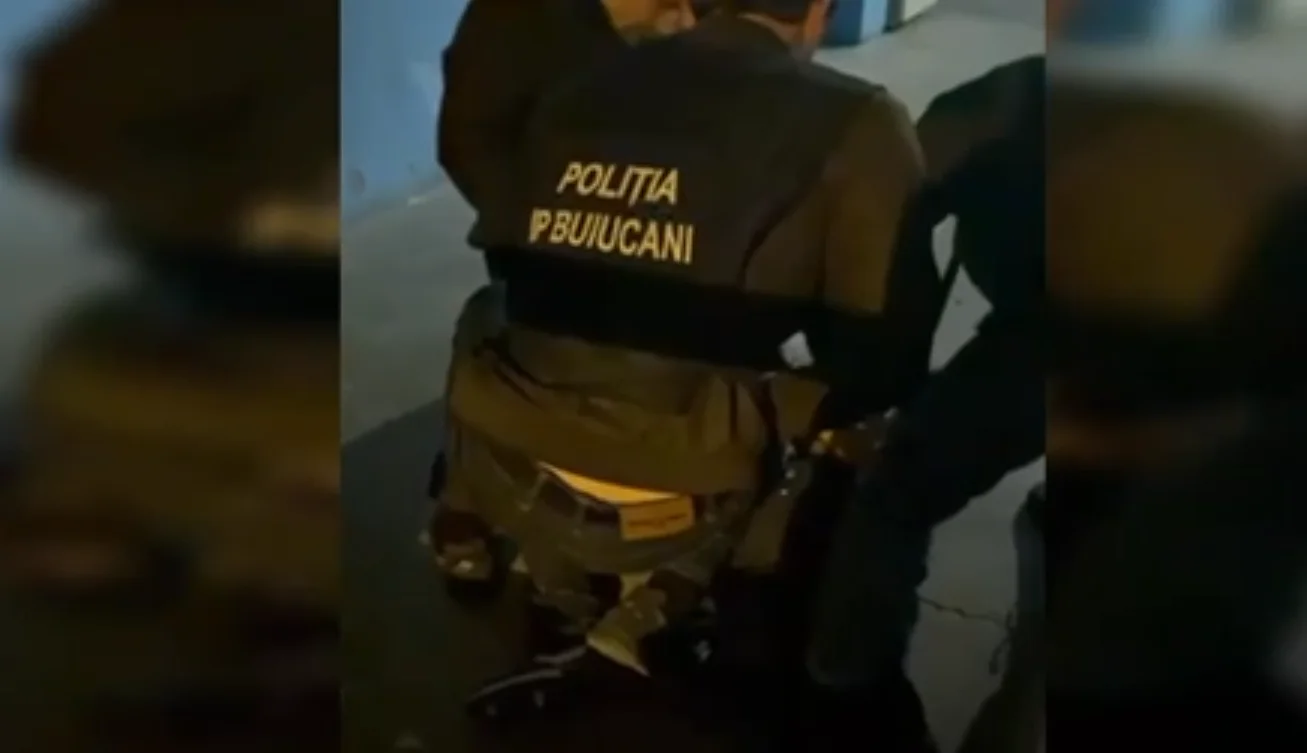 VIDEO // Peste 600 mii de lei, obținuți prin fraude. Un tânăr din Hîncești, reținut