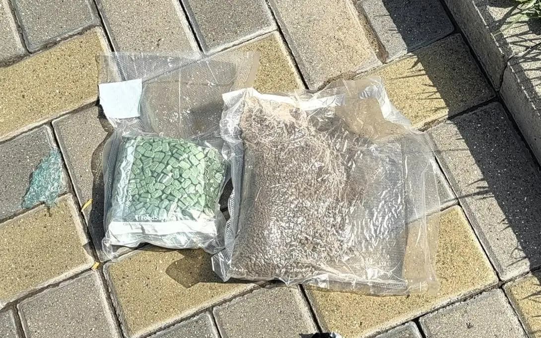 VIDEO // Operațiune antidrog la PTF Leușeni. Heroină, ecstasy și LSD, ascunse într-un aparat de cafea