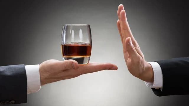 Ziua națională fără alcool. ANSP atenționează asupra efectelor consumului asupra sănătății