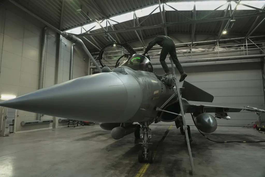 Alertă pe aeroportul din Vilnius. Avioanele NATO au fost mobilizate de urgență