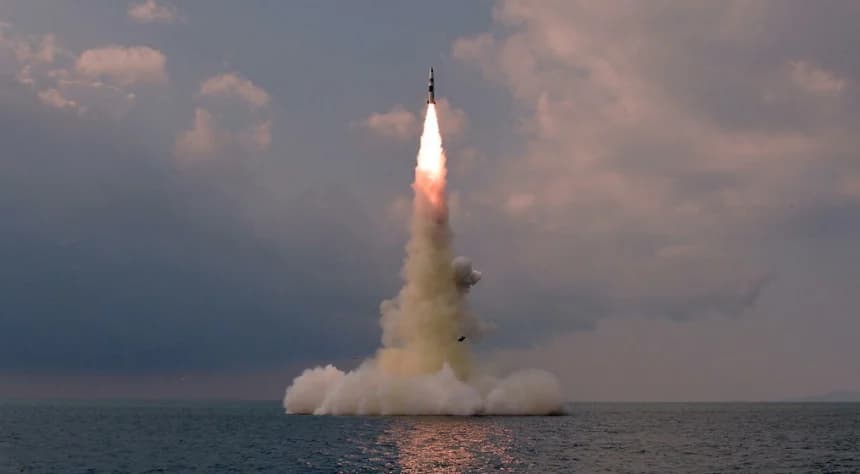 Coreea de Nord susţine că a lansat o rachetă balistică care utilizează inteligenţa artificială