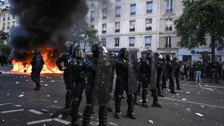 VIDEO // Protestele continuă în Franța: 224 de școli sunt închise, iar peste 6.000 de persoane au fost arestate de la începutul manifestațiilor