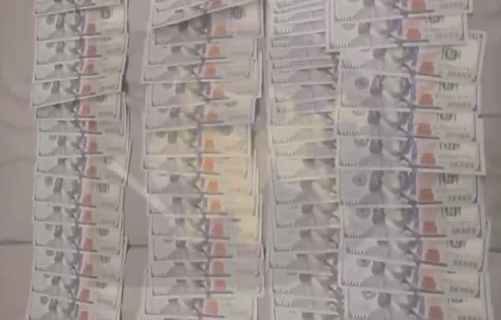 VIDEO // Descinderi în capitală la o rețea de call-centre. Mai multe persoane, reținute
