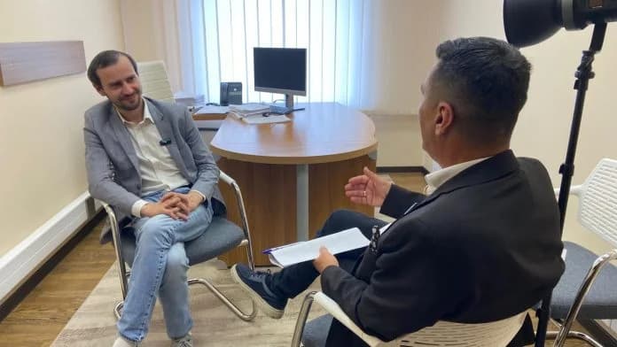 VIDEO // Dinu Plîngău, deputat în Comisia pentru integrare europeană: Colegii noștri de la București ne ajută enorm!