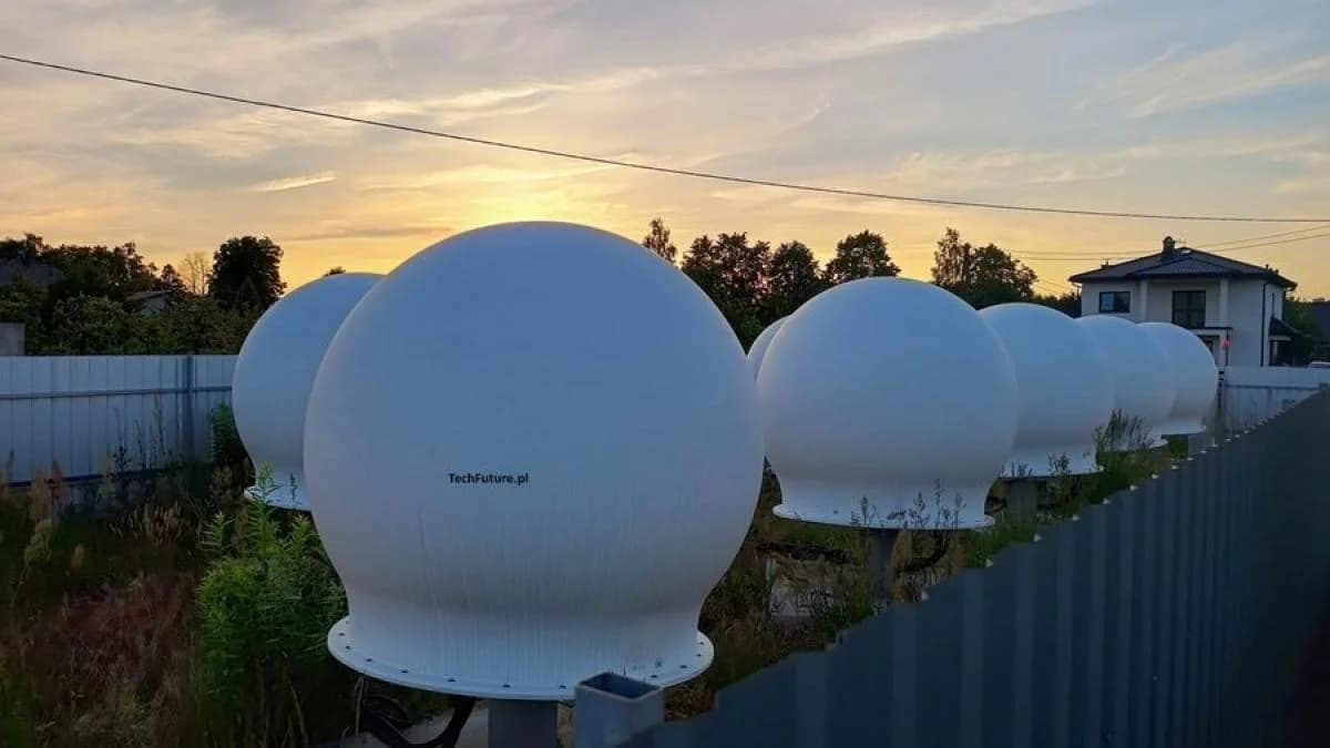 Incendiul de la stația Starlink din Polonia. Doi cetățeni turci, reținuți în Germania