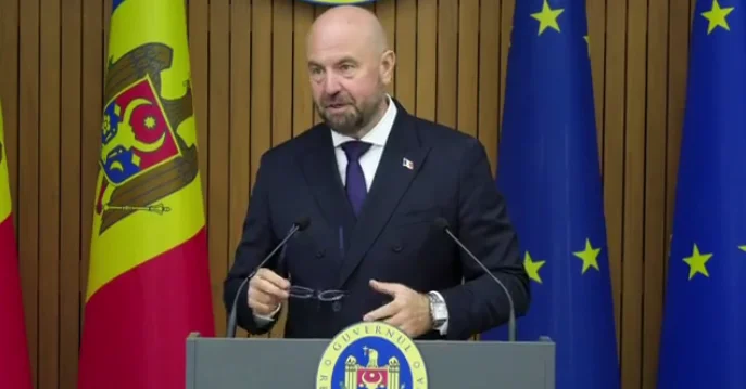 VIDEO // Școli, spitale și drumuri din Chișinău, modernizate cu sprijinul Guvernului