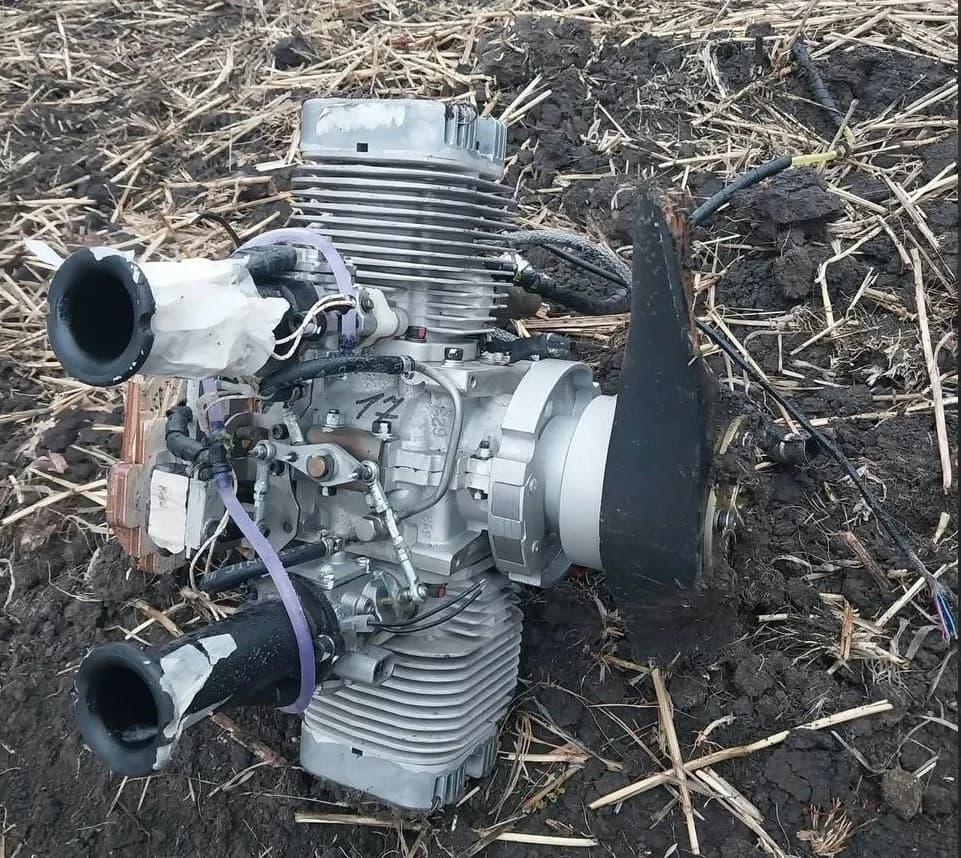 UPDATE // Drona care a survolat teritoriul R. Moldova, s-a prăbușit și explodat în Dondușeni