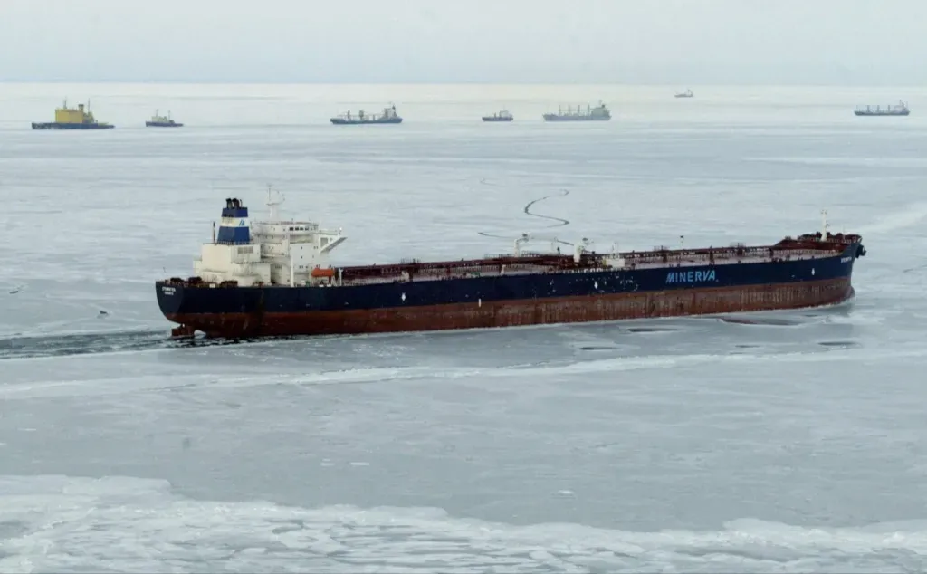 Rusia și-a crescut puternic exporturile de petrol prin ruta Arctică în doar câteva luni
