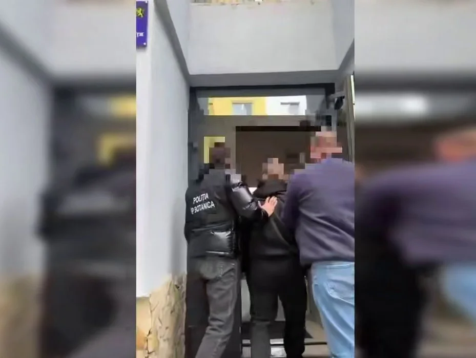 VIDEO // Droguri de circa 1 milion de lei, ridicate de polițiștii capitalei. Un tânăr de 32 de ani, reținut în flagrant