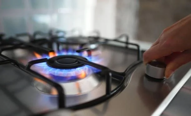 Deflagrație într-o gospodărie din Leova, în urma unei scurgeri de gaz. O femeie, transportată la spital