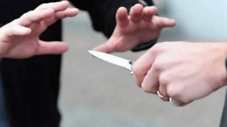 Incident grav într-o școală din Chișinău. Un elev a fost rănit cu un cuțit