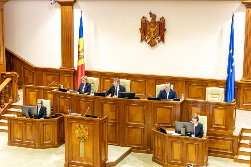 Parlamentul a aprobat noile prevederi fiscale și vamale pentru anul 2027