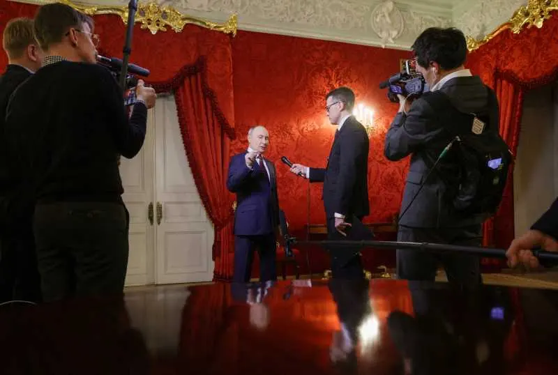 Putin semnalează disponibilitatea de a relua discuțiile trilaterale despre Ucraina