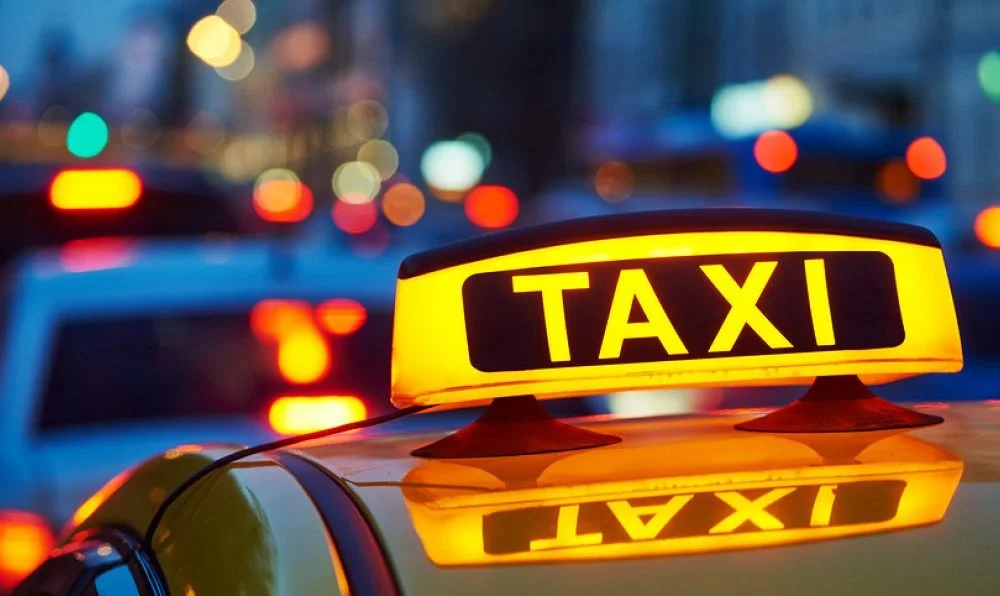 Piața serviciilor de taxi a crescut rapid în ultimii ani. Ioniță: „Platformele digitale au scos acest sector din economia informală”