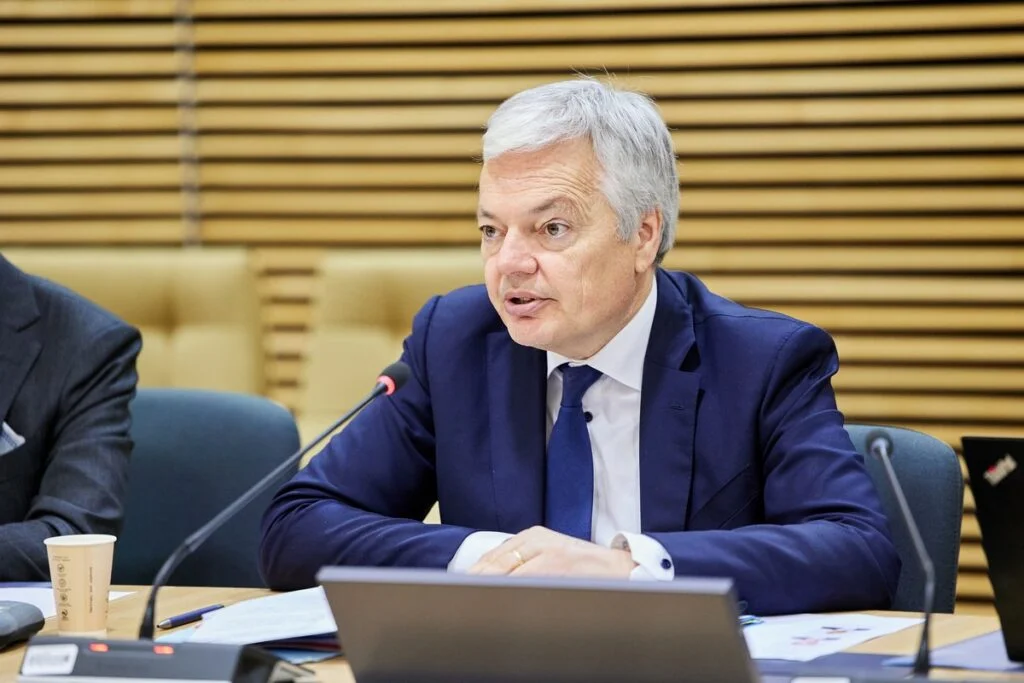 Anchetă pe numele unui fost comisar european pe Justiție, privind un complot în ascunderea legăturilor sale cu Moscova și spălare de bani