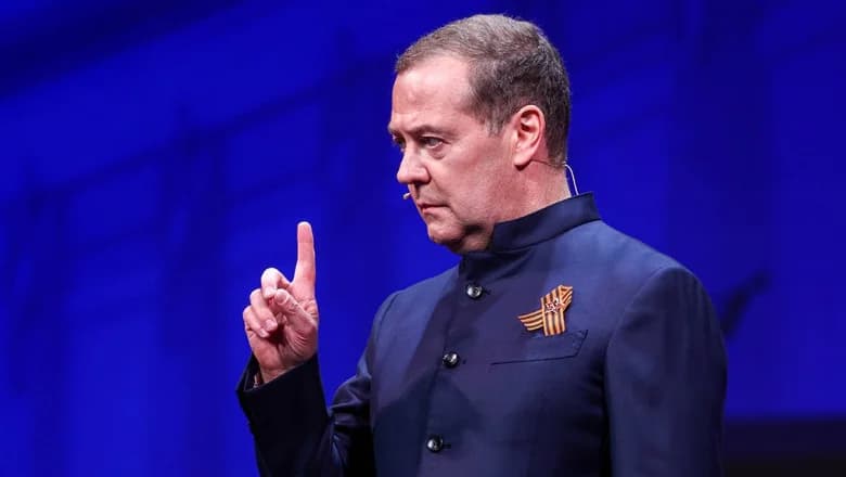 VIDEO // Medvedev cere Statelor Unite să-l asasineze pe Zelenski și îi spune lui Trump cum să facă asta