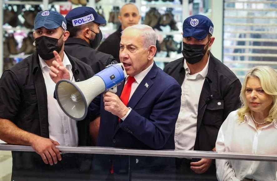 Alegerile din Israel // Tabăra lui Netanyahu conduce după numărarea a 50% din buletinele de vot