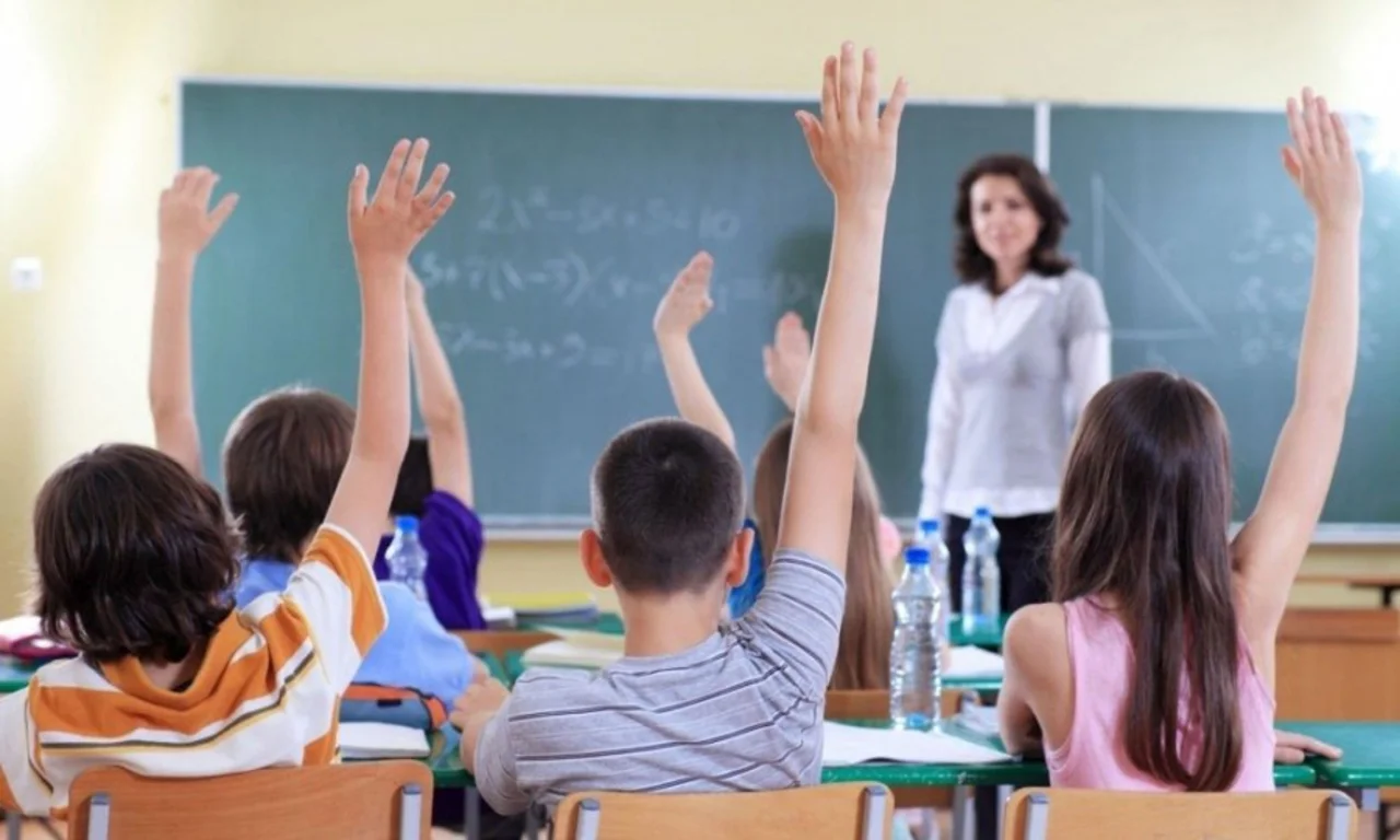 Indemnizații de 200 de mii de lei pentru profesorii care se mută în Găgăuzia și Taraclia