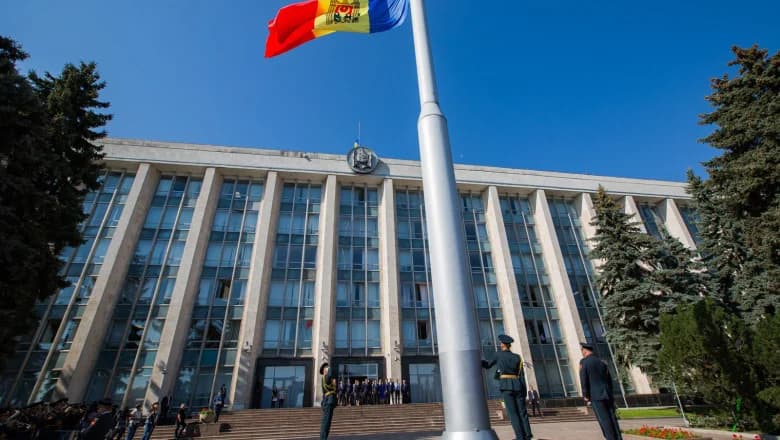Guvernul înăsprește pedepsele pentru fraudele cu instrumente de plată fără numerar