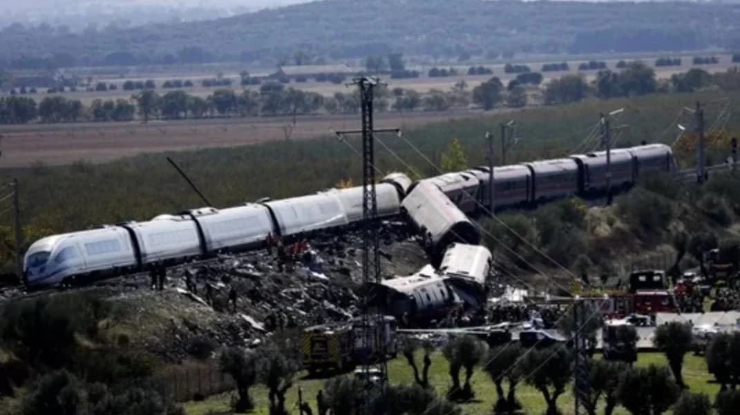 Spania // Bilanţul coliziunii trenurilor de mare viteză creşte la 64 de morţi şi 179 de răniţi