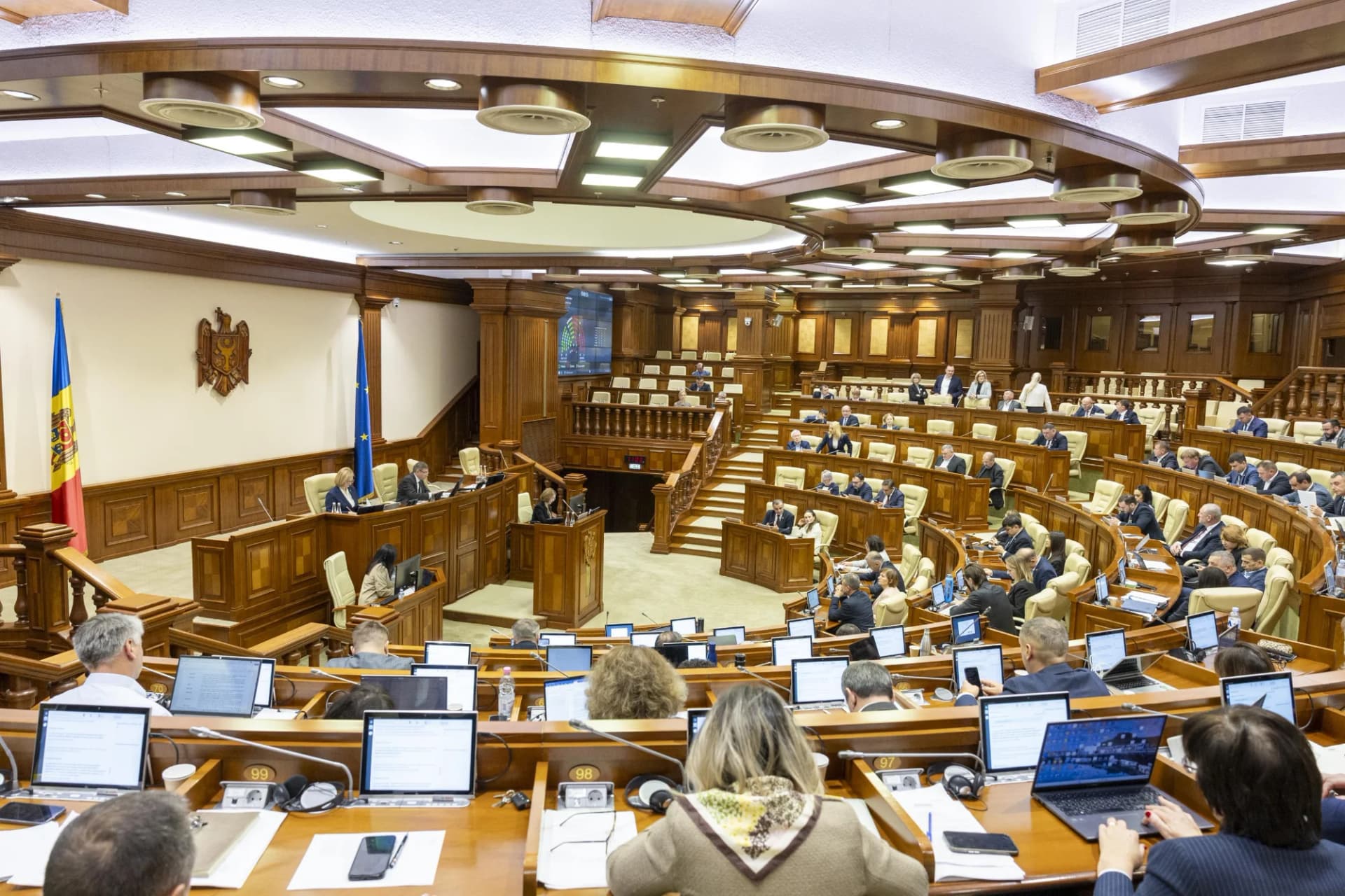 Parlamentul denunță în prima lectură două acorduri cu CSI