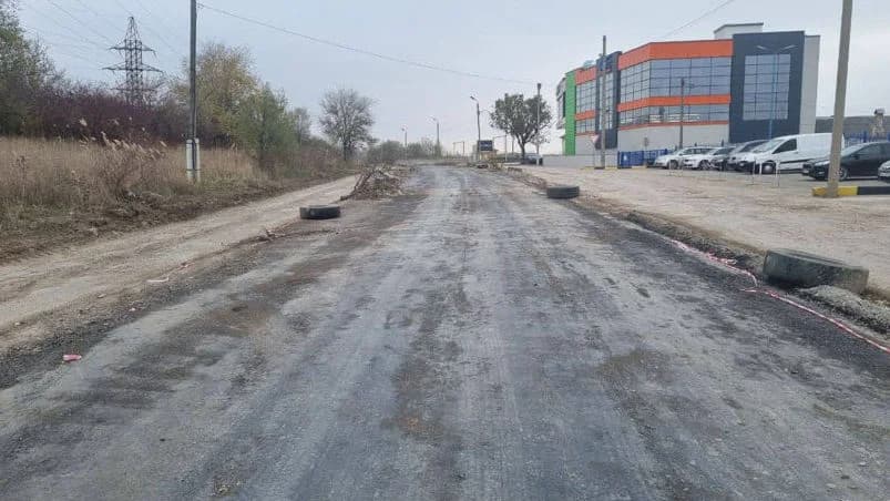Pasaj peste calea ferată și parcare pentru camioane: strada Industrială din capitală va fi reconstruită