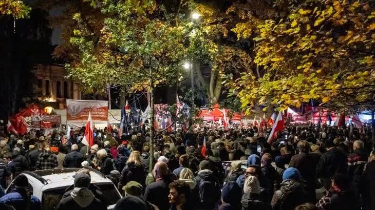 UPDATE // Criză politică în Polonia: Președintele Karol Nawrocki face apel la „restabilirea statului de drept”